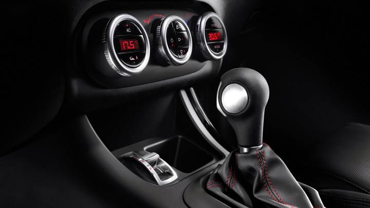 Gear Closeup Of Alfa Romeo Giulietta TCT And Speed-O-Meter